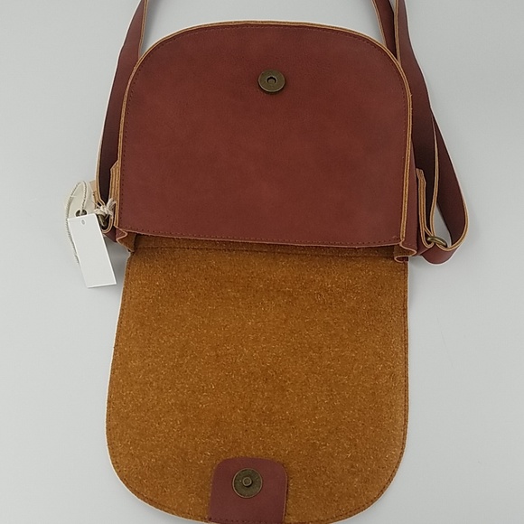 Bull Hardware Crossbody - Picture 7 of 8